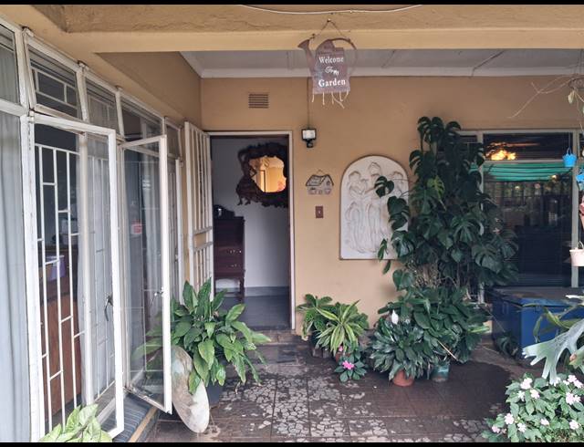4 BEDROOM FREESTANDING FOR SALE IN STILFONTEIN EXT 4